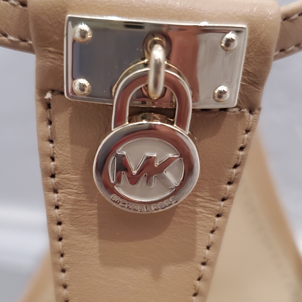 Sandals - Picture 2 of 3